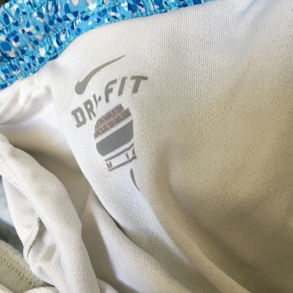 FINAL MARKDOWN Boys Nike swim trunks (M)
